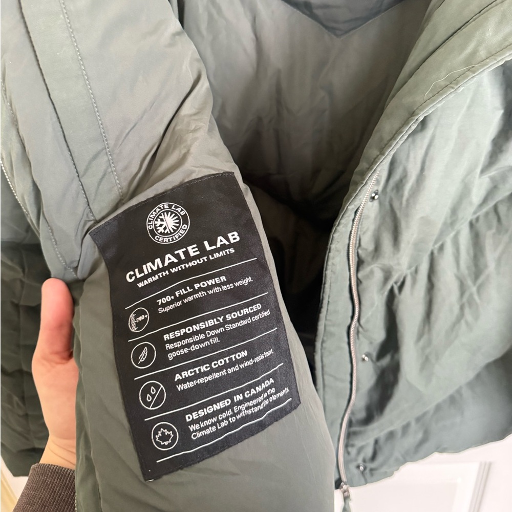 Aritzia Wilfred The Cloud Puff Jacket in Green - Picture 4 of 9